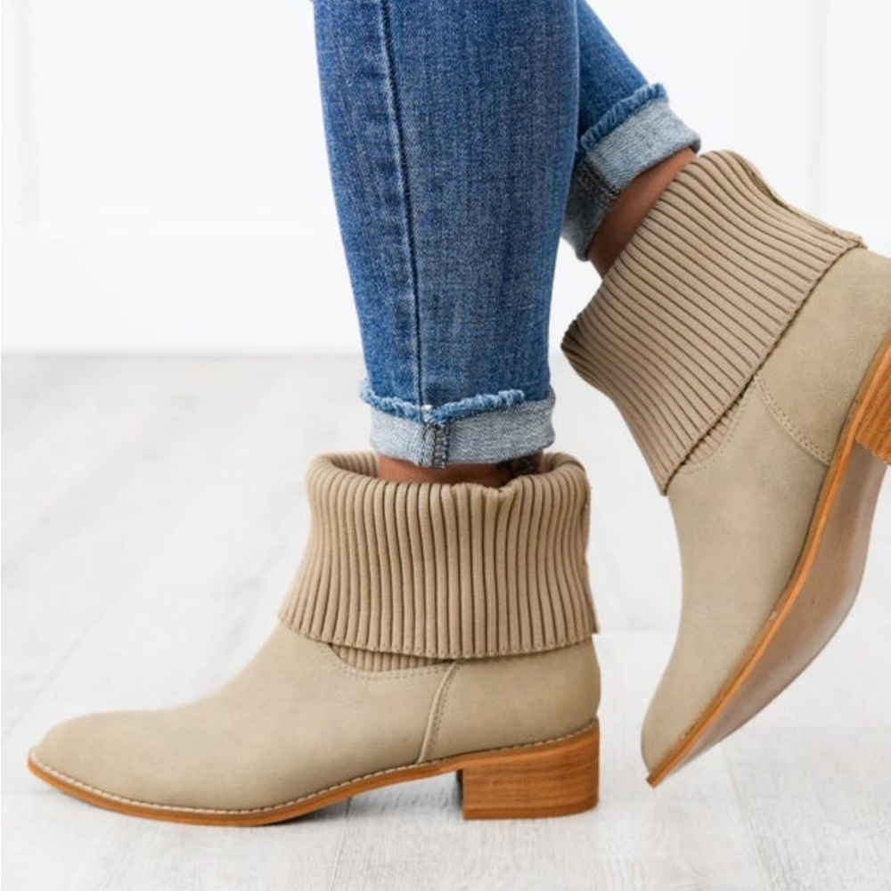 NEW CCOCCI Ribbed Knit Cuff Taupe Boot 6 - Picture 2 of 9
